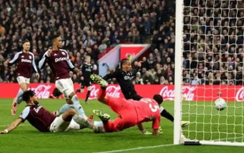 تشيلسي يتقدم على أستون فيلا بهدفين مقابل هدف في شوط أول مثير